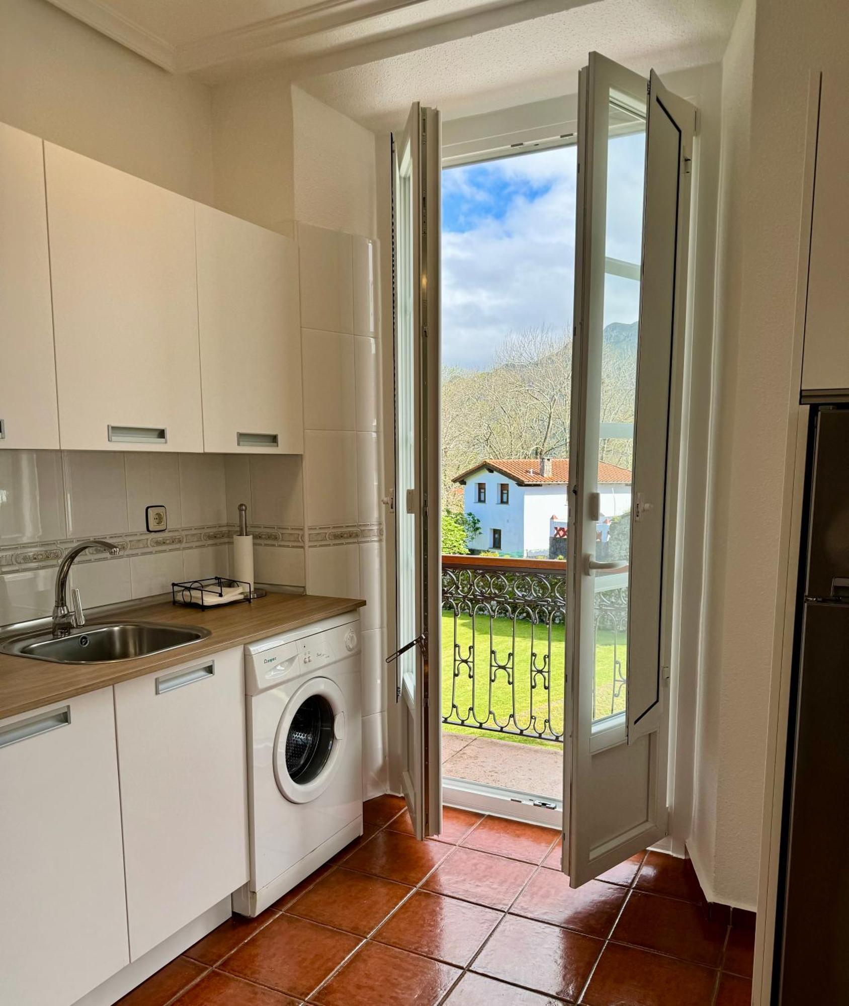 Apartamentos Santa Marina Llanes Kültér fotó